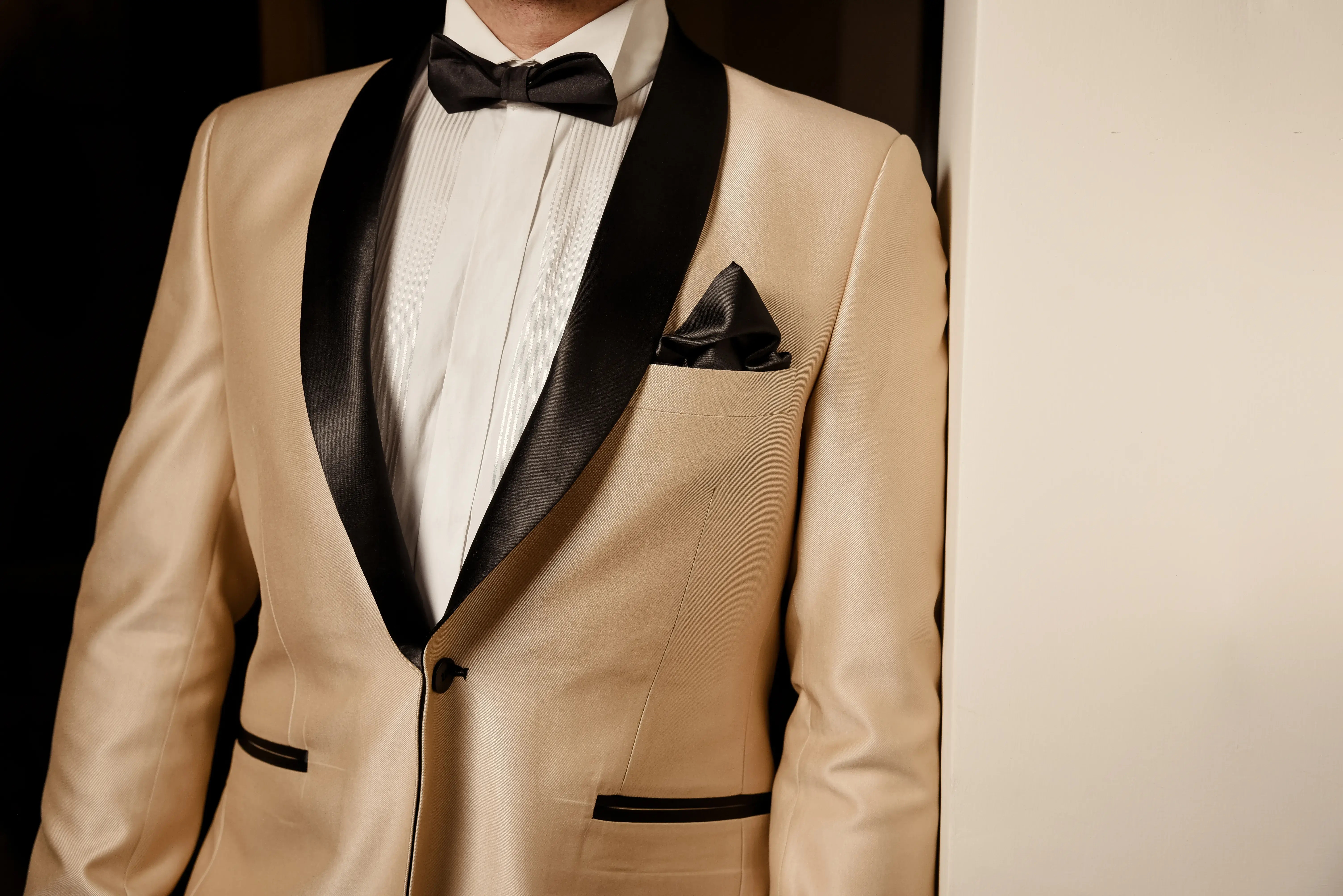 Cada traje cuenta una historia única, diseñada para resaltar tu personalidad y estilo.